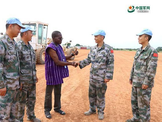 中国助南苏丹直升机起降坪竣工